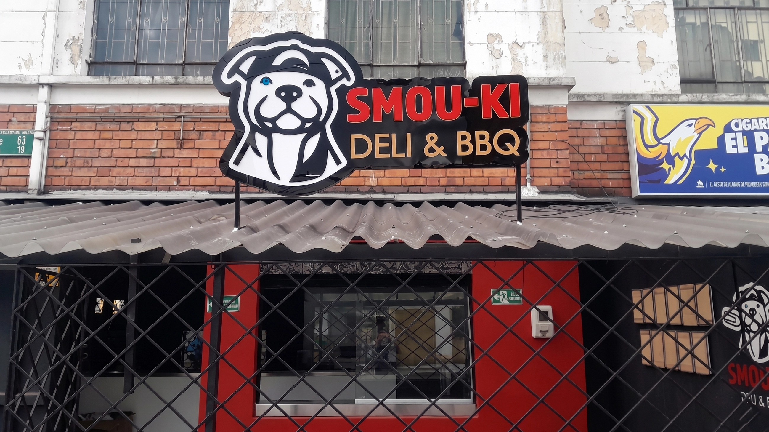 Aviso Smouki